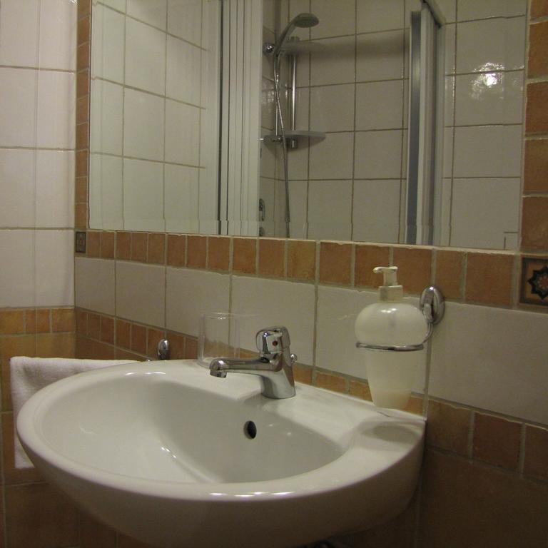تاورمينا B&B Agon الغرفة الصورة