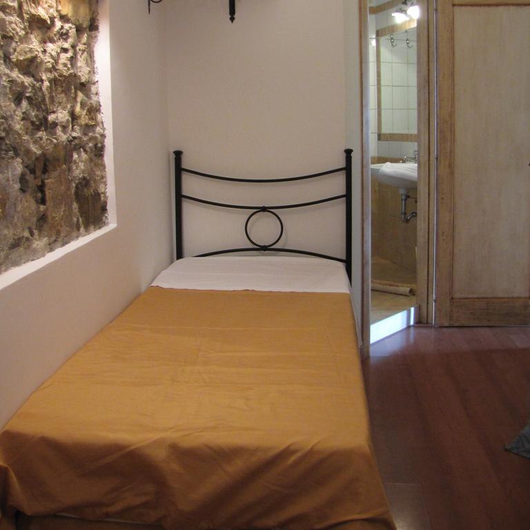 تاورمينا B&B Agon الغرفة الصورة